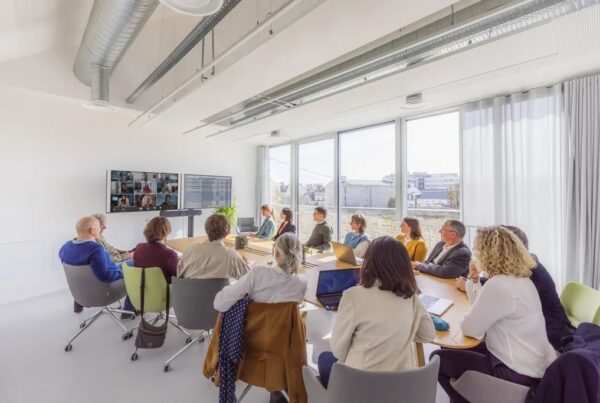 Salle de réunion à Bordeaux favorisant la prise de décision stratégique